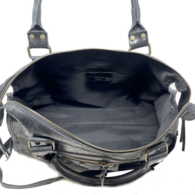 Borsa a mano grande in pelle spatolata con borchie - K073 - immagine 5